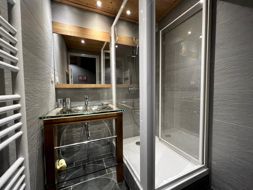 Shower, Bathroom
