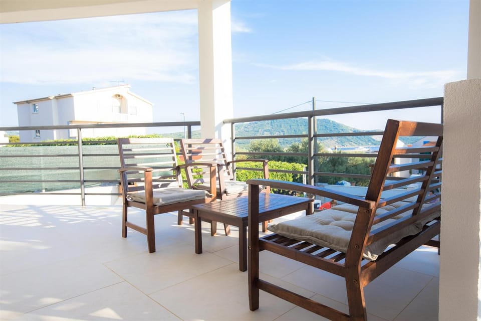 View (from property/room), Balcony/Terrace, Seating area, Sea view