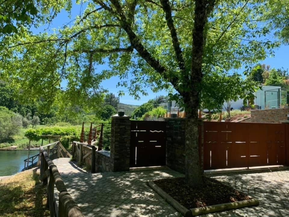 Facade/entrance, Day, Natural landscape, Garden, Lake view