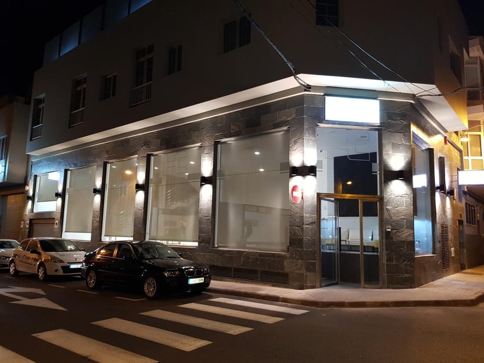 Facade/entrance