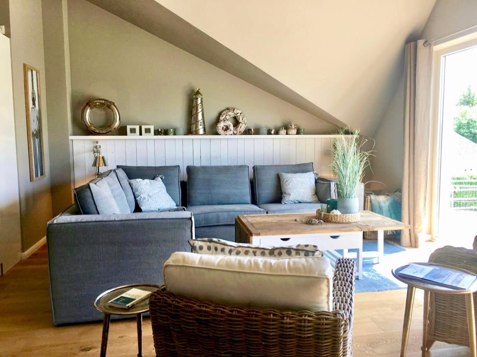 Living room, Lounge or bar