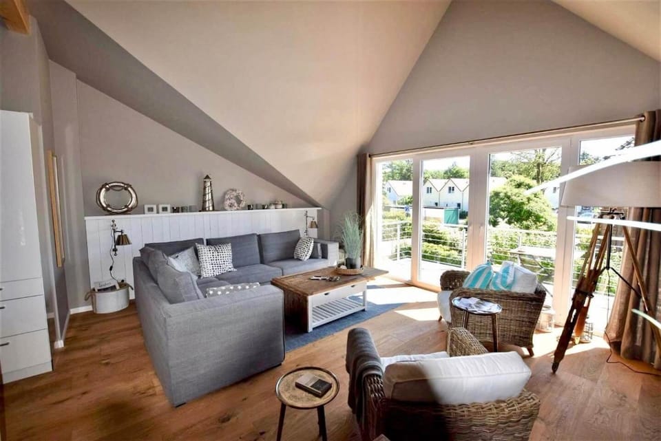 Living room, Photo of the whole room, Seating area