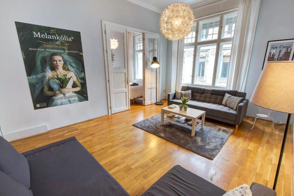 Alma's Romantic Getaway Apartment in Budapest