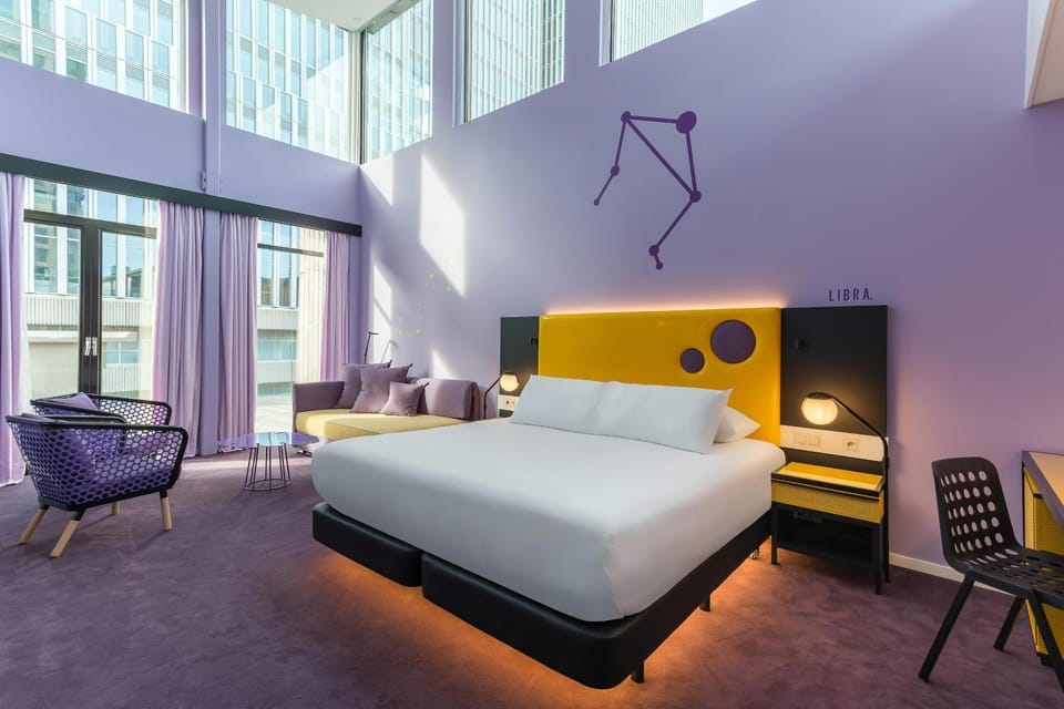 Bed, Seating area, Bedroom, Street view