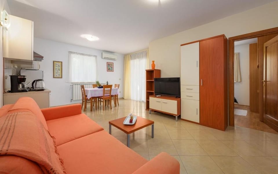 Communal lounge/ TV room, Living room
