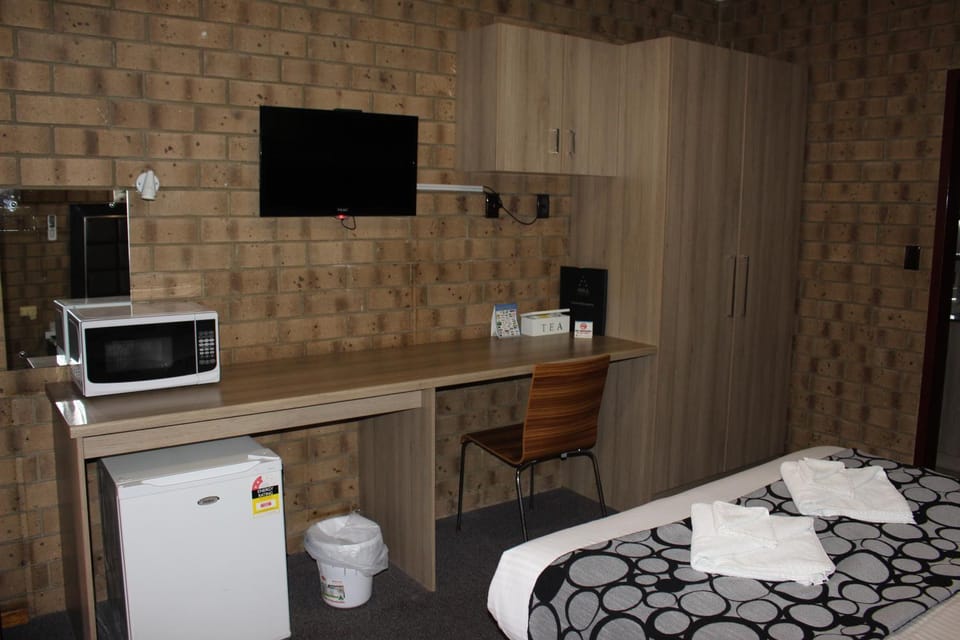 Shower, Toilet, Bathroom, TV and multimedia, Coffee/tea facilities, Seating area, Bedroom, Swimming pool