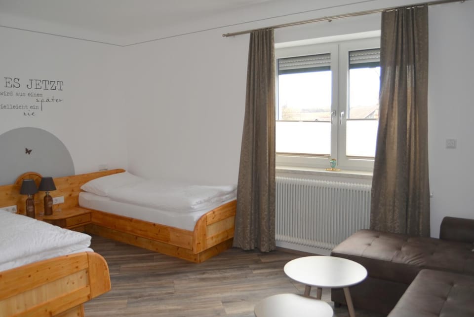 Bed, Photo of the whole room, Decorative detail