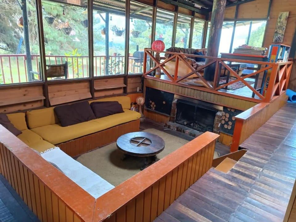 Chalets Amarelo Chalet in Cundinamarca, Colombia