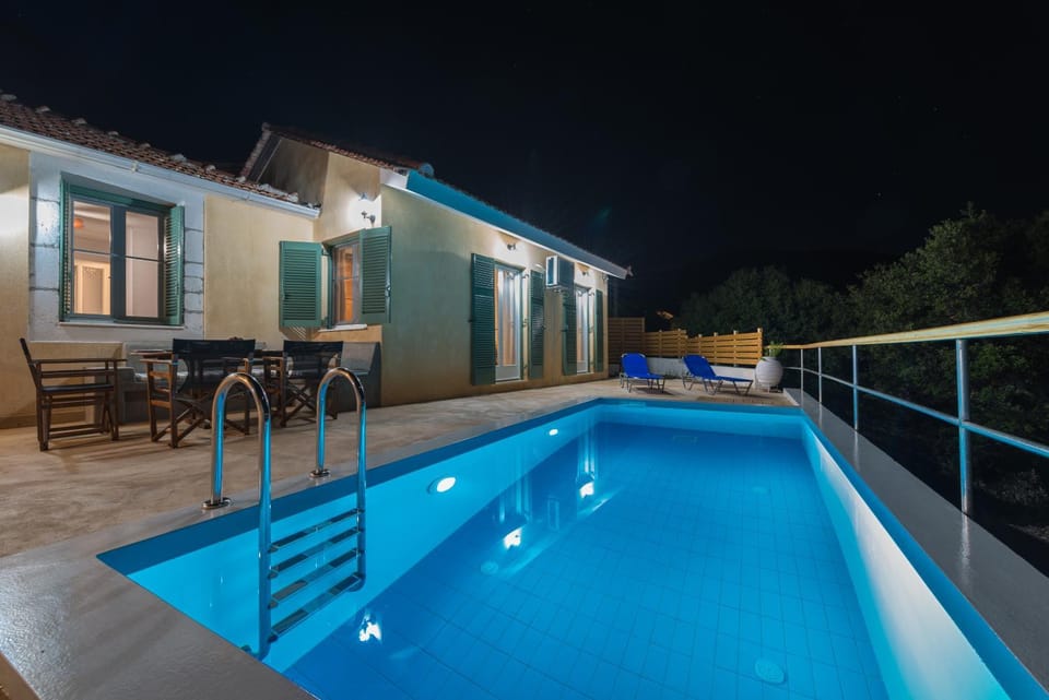 Night, Pool view