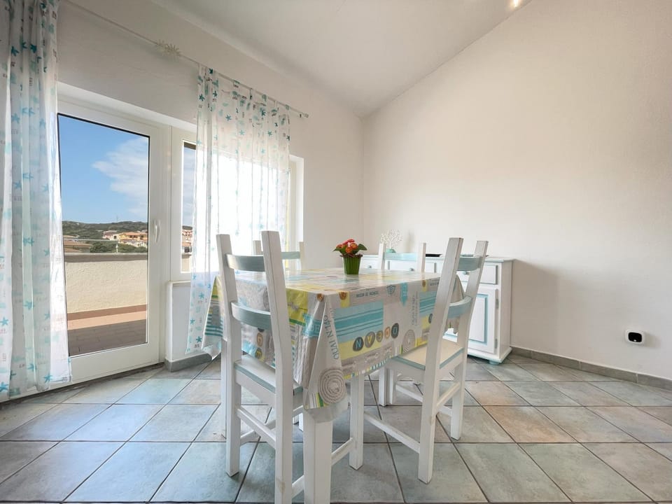 View (from property/room), Balcony/Terrace, Living room, Seating area, Dining area