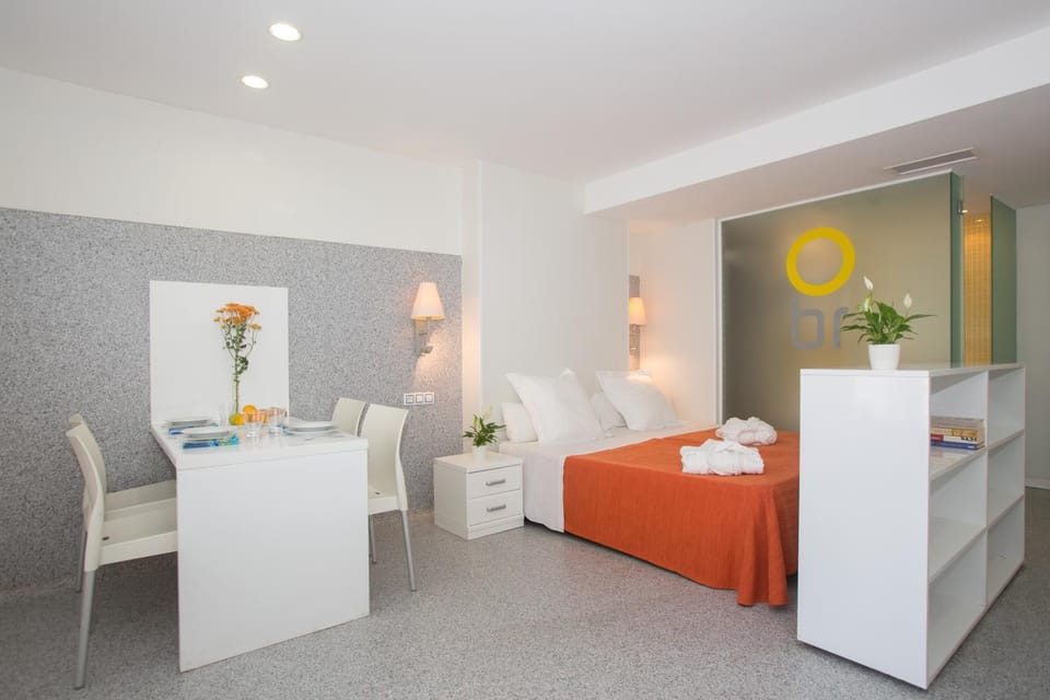 Dining area, Bedroom