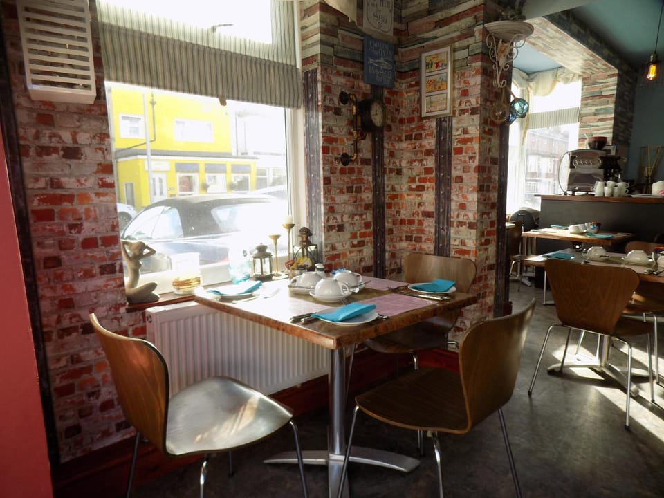 Restaurant/places to eat, Food and drinks