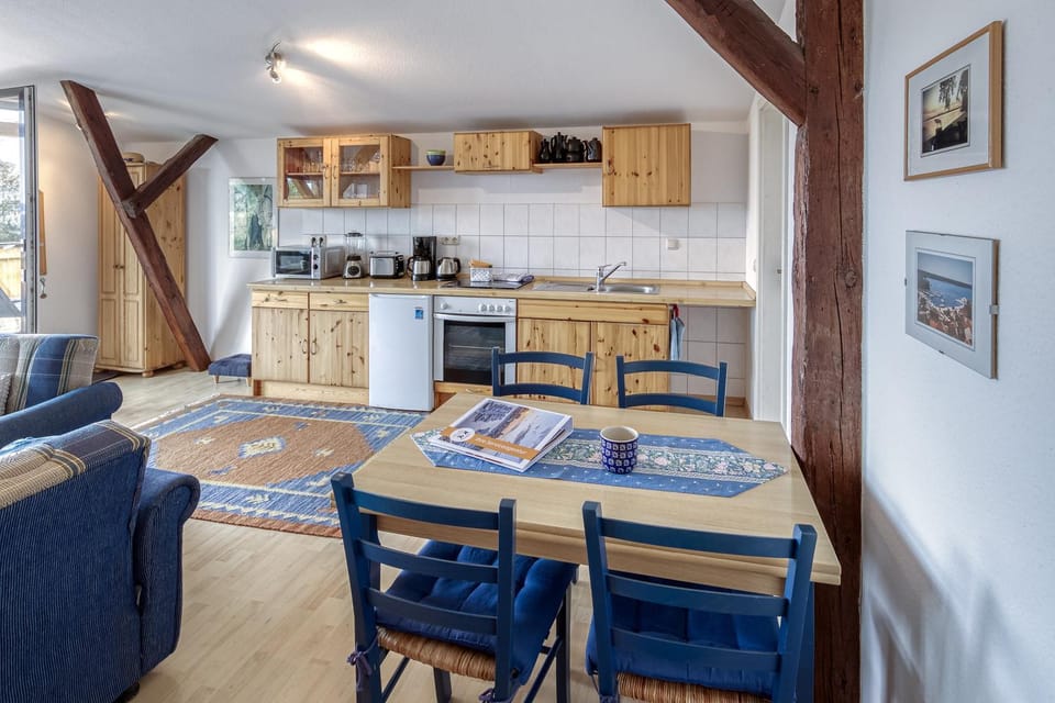 Coffee/tea facilities, Kitchen or kitchenette, Dining area, minibar, pet friendly, toaster
