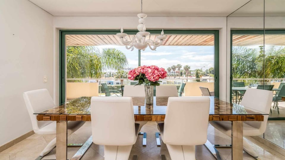 VilamouraSun Aquamar 110 - Pool and Marina View Apartment in Quarteira