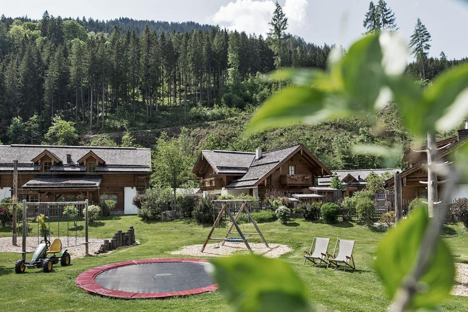 Feriendorf Holzlebn Campground/ 
RV Resort in Salzburgerland