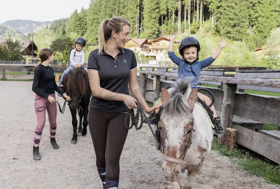 Feriendorf Holzlebn Campground/ 
RV Resort in Salzburgerland