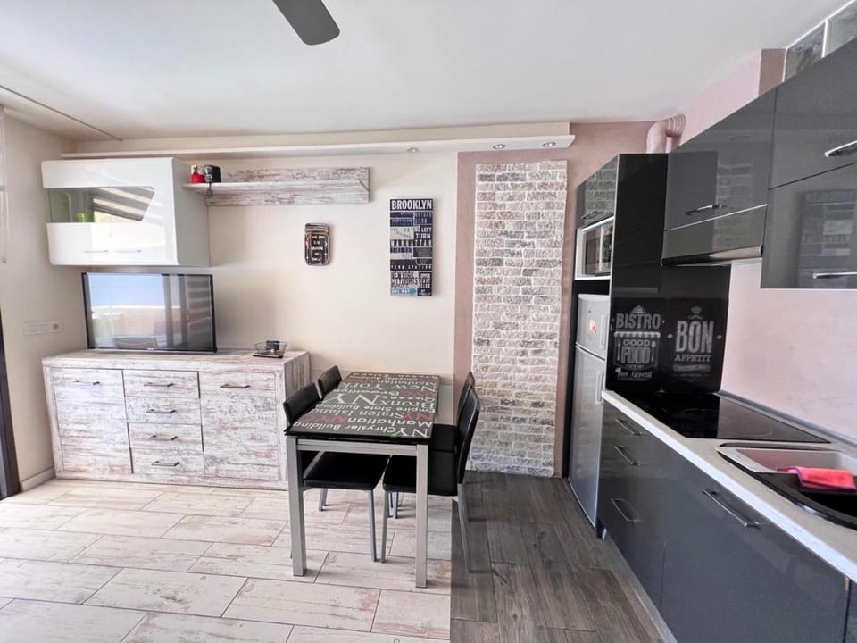 TV and multimedia, Kitchen or kitchenette