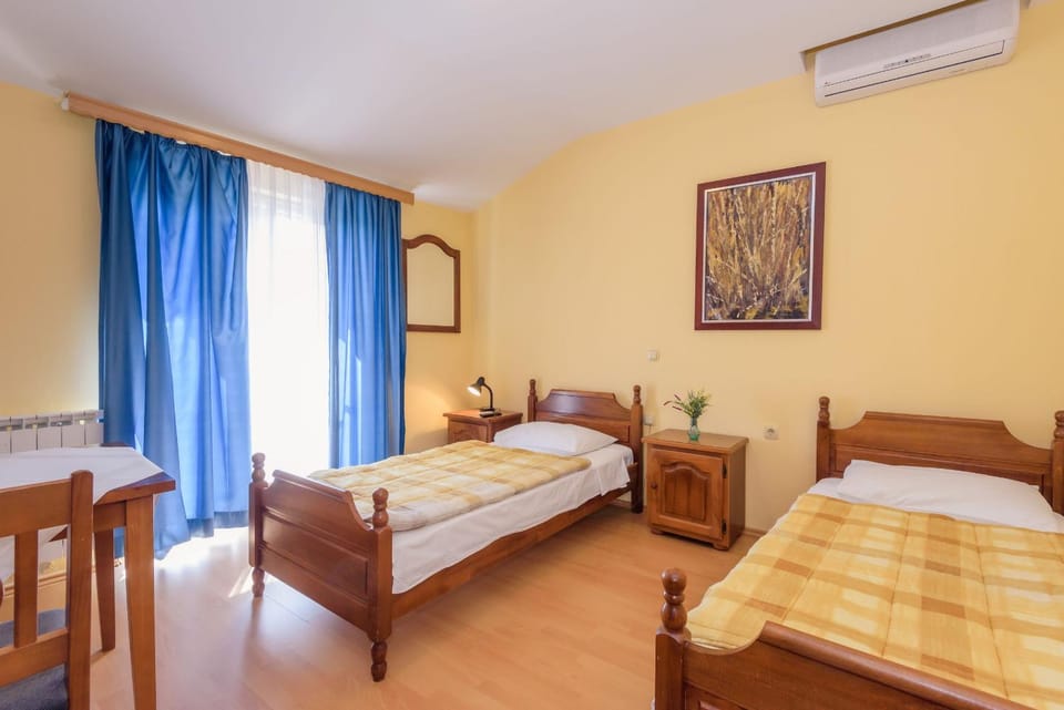 Bed, Bedroom, River view, air conditioner