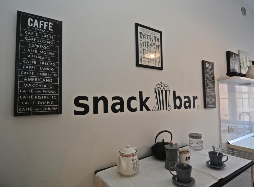 Coffee/tea facilities, Kitchen or kitchenette