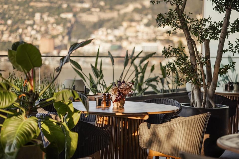 Restaurant/places to eat, View (from property/room), Banquet/Function facilities, City view