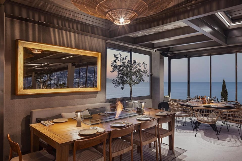 Restaurant/places to eat, Restaurant/places to eat, Banquet/Function facilities, Sea view