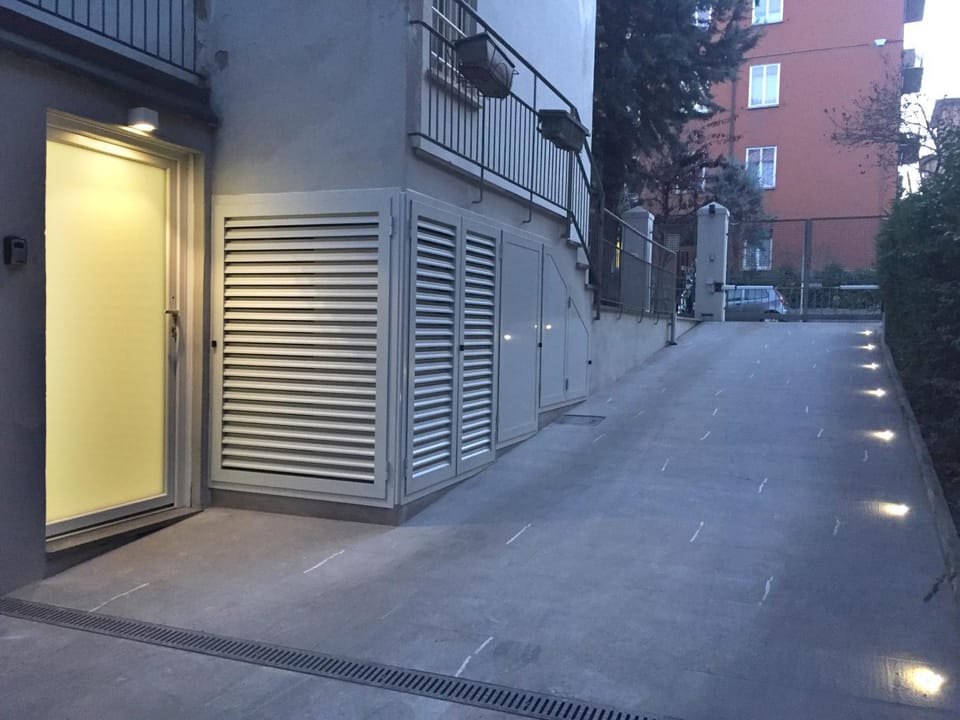 Property building, Street view