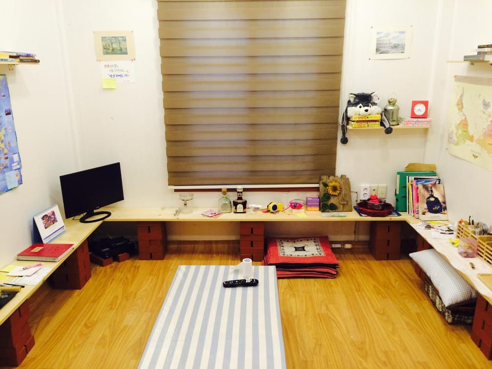 Communal lounge/ TV room, Communal kitchen