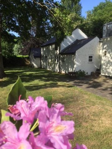 Claremont Coach House Nature lodge in Borough of Waverley