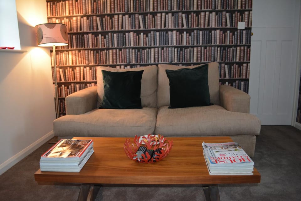 Living room, Photo of the whole room