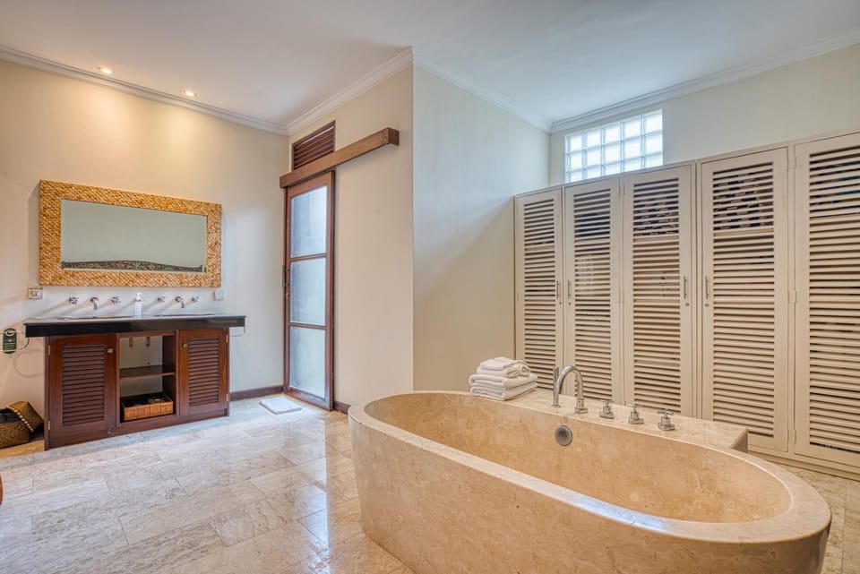 Bathroom, Bath