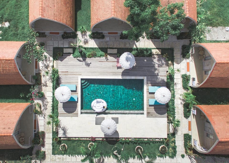 Property building, Day, Pool view, Swimming pool