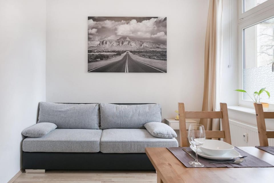 Living room, Seating area, Dining area, heating