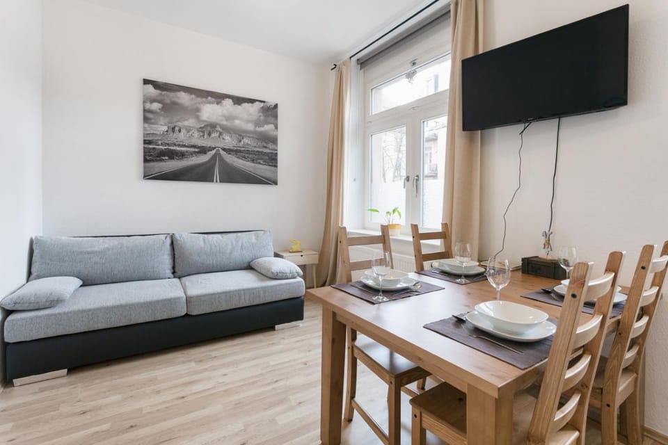 TV and multimedia, Living room, Dining area