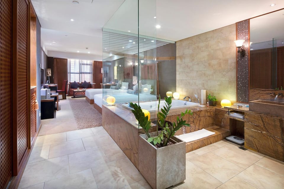 Hot Tub, Photo of the whole room