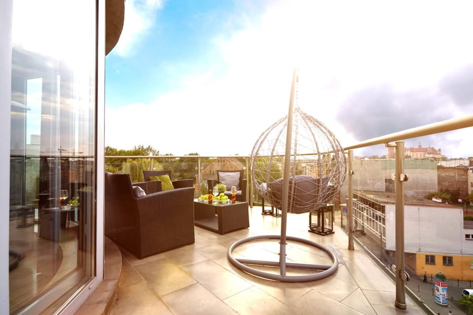 Balcony/Terrace, City view