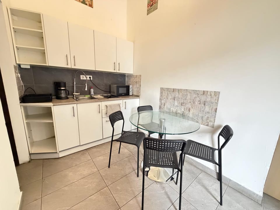 Michael Apartment with 2 Rooms near Gozsdu udvar Apartment in Budapest