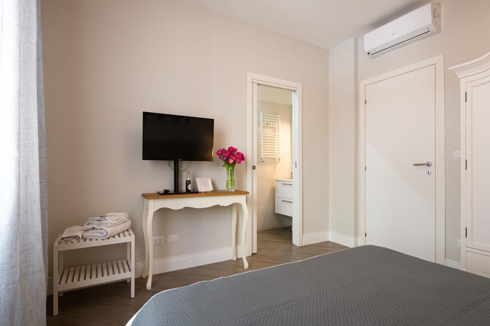 TV and multimedia, Bedroom, hair dresser, towels, air conditioner