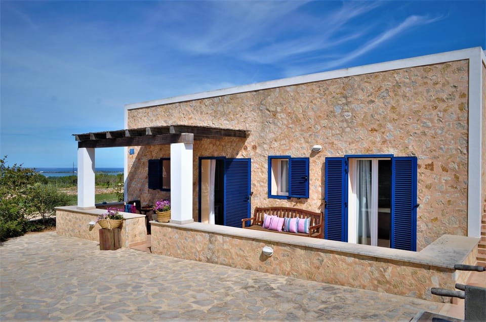 Property building, Day
