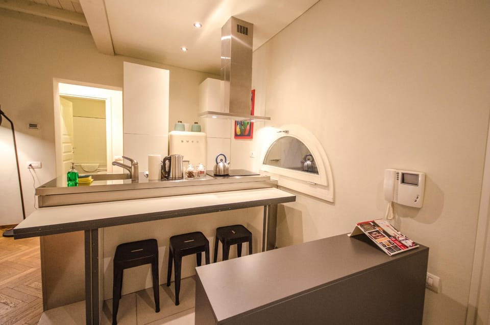 Coffee/tea facilities, Kitchen or kitchenette, Dining area