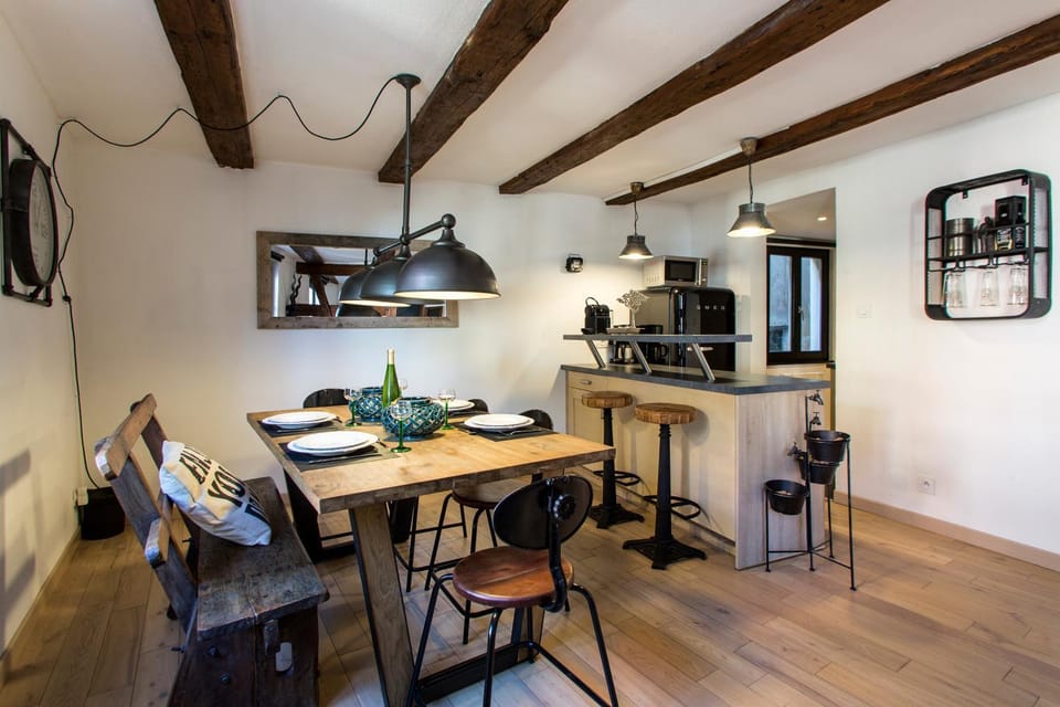 Coffee/tea facilities, Dining area