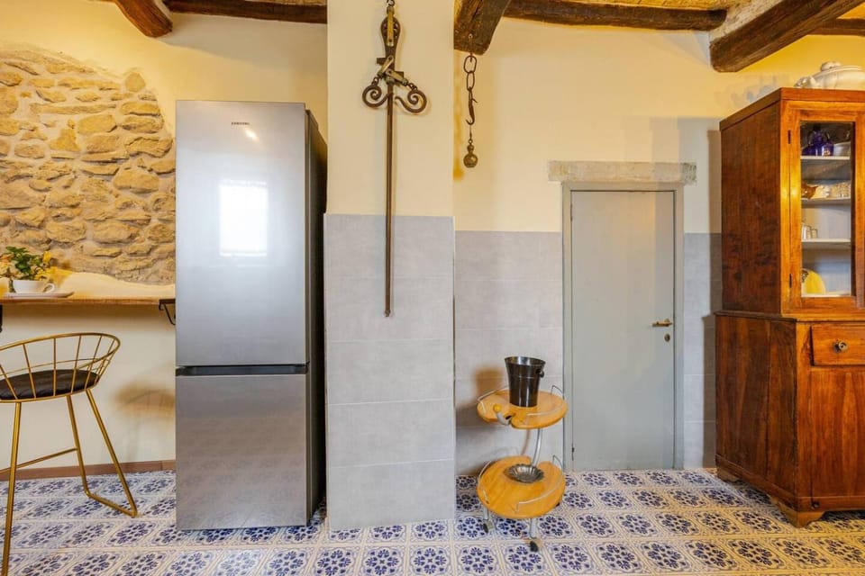 Kitchen or kitchenette, kitchen