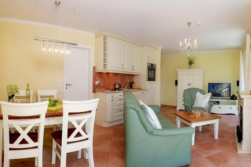 Living room, Dining area