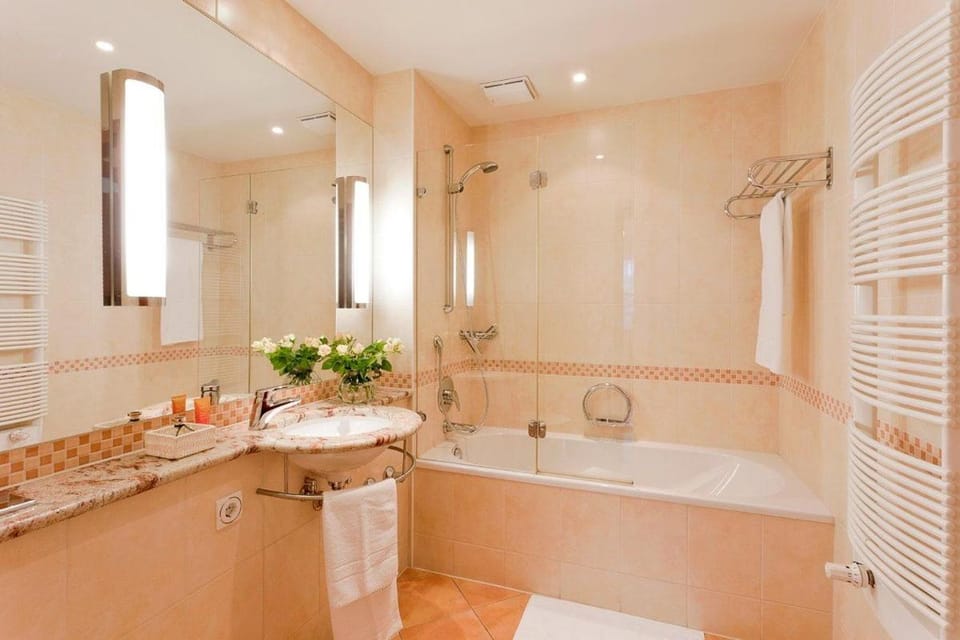 Bathroom, Bath