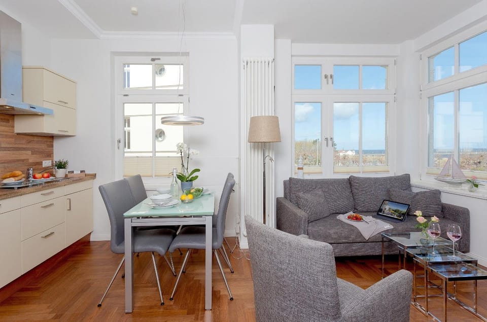 Kitchen or kitchenette, Living room, Dining area