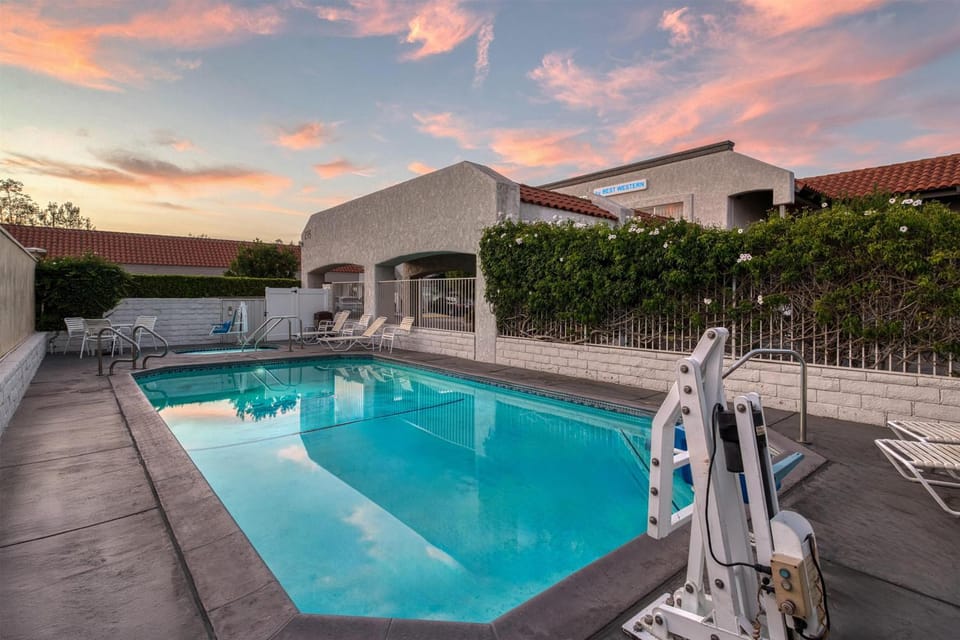 Pool view, Swimming pool