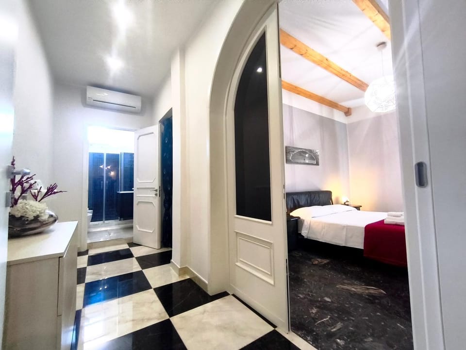 Photo of the whole room, air conditioner