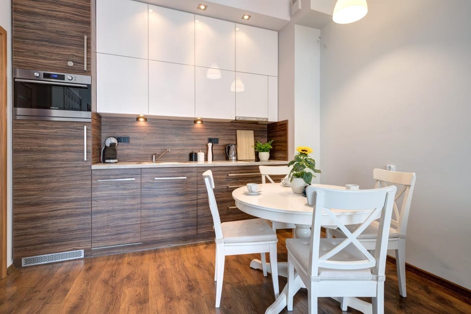 Coffee/tea facilities, Kitchen or kitchenette, Dining area, Area and facilities
