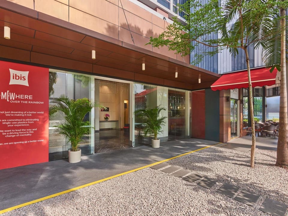 Property building, Facade/entrance, Day