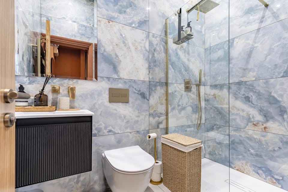 Shower, Toilet, Bathroom
