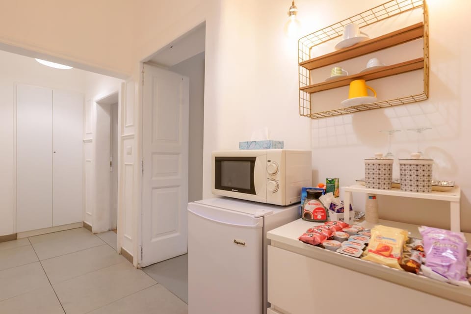 Kitchen or kitchenette, Food and drinks, Food